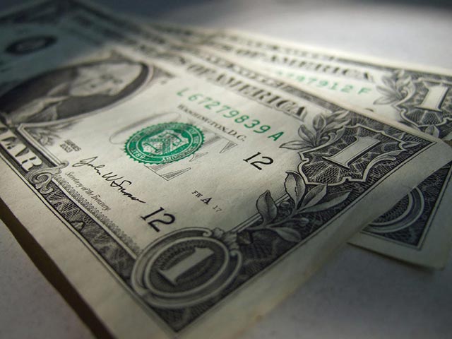 Доллар вновь преодолел 65-рублевый рубеж