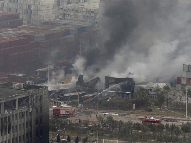 Власти Китая после мощного взрыва на складе легковоспламеняющихся веществ в портовом городе Тяньцзинь на севере страны объявили о полномасштабной проверке всех химических объектов