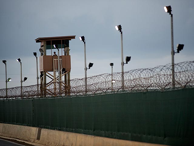США отказались освободить из Гуантанамо голодающего 8 лет заключенного, находящегося на грани жизни и смерти