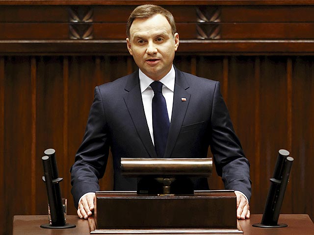 Президент Польши Анджей Дуда предложил новый формат переговоров о мирном урегулировании украинского кризиса: по его мнению, к "нормандской четверке" должны присоединиться сильнейшие государства Европы и соседи Украины, включая Польшу