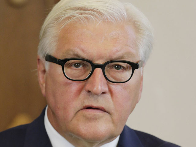 Министр иностранных дел Франк-Вальтер Шайнмайер заявил, что считает необходимым посадить за стол переговоров представителей официального Киева, пророссийских сепаратистов и представителей миссии ОБСЕ