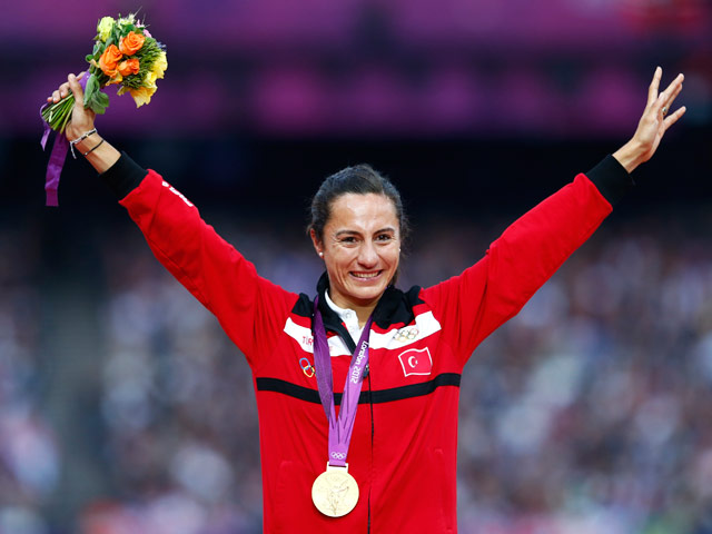 Олимпийскую чемпионку Лондона в беге на 1500 метров лишили золота из-за допинга