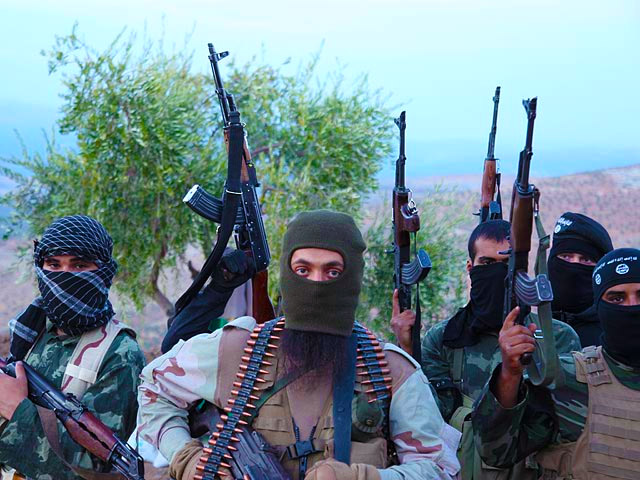 Сотрудники спецслужб нашли в отдаленном регионе Пакистана секретный документ руководства террористической организации "Исламское государство" под названием "Краткая история халифата "Исламское государство", Халифата Пророка"