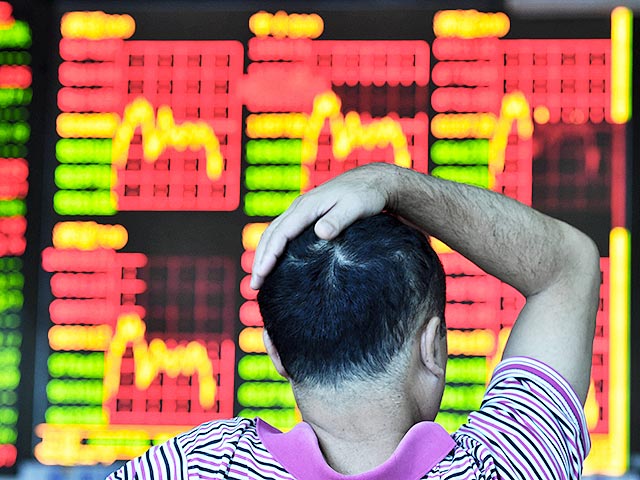 Shanghai Composite Index, ключевой индекс Шанхайской фондовой биржи, к полудню пятницы (7 утра по Москве) снизился на 3,04% до 3552,82 пункта