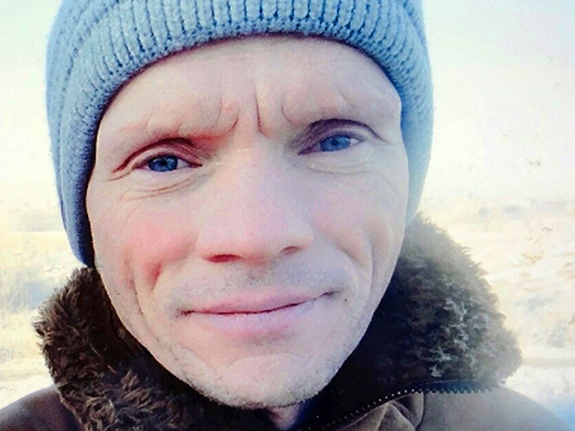 Подозреваемого в убийстве шестерых детей отца Олега Белова доставили из СИЗО на место трагедии в его квартиру в Нижнем Новгороде для проведения следственных экспериментов