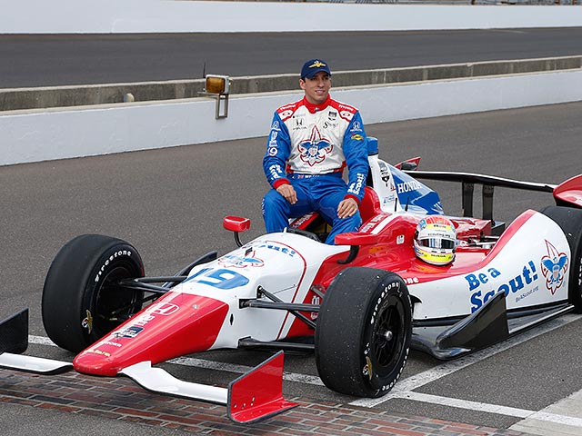 Британский пилот команды Andretti Autosport Джастин Уилсон, ранее выступавший в "Форумле-1", находится в критическом состоянии после аварии в гонке IndyCar в Поконо (США, штат Пенсильвания)