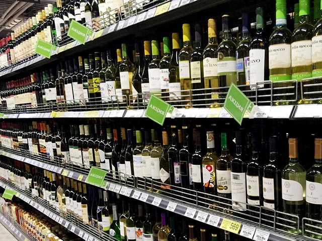 По итогам года поступления в бюджет от алкоголя сократятся впервые за 15 лет 