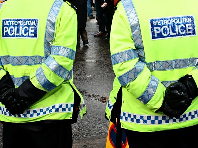 В Лондоне зарезан пенсионер и ранены трое детей, в том числе двухлетний ребенок