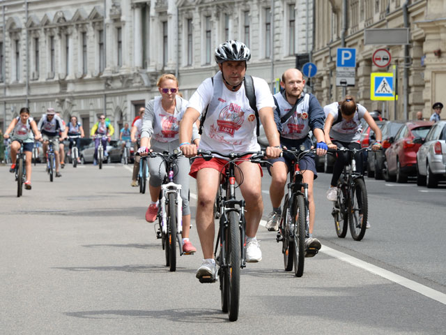 В правительстве предварительно поддержали идею приравнять водителей и велосипедистов к митингующим
