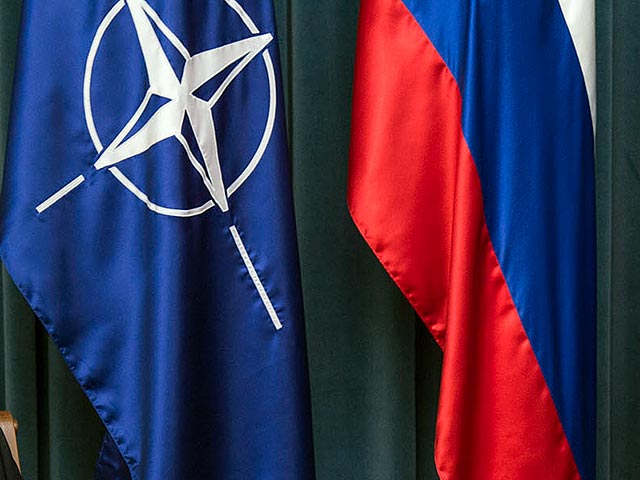 Россия и НАТО должны договориться о мерах, которые бы уменьшили риск возникновения войны между Москвой и Западом. Об этом заявила группа бывших министров иностранных дел и обороны разных стран