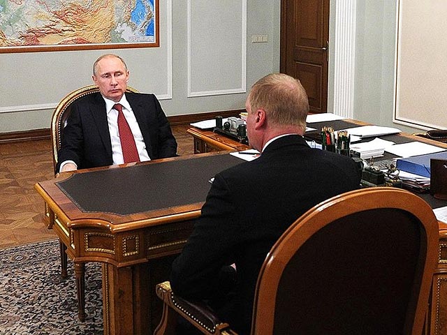 Журналисты узнали о встрече главы "Роснано" Анатолия Чубайса с президентом России Владимиром Путиным, которая состоялась в августе