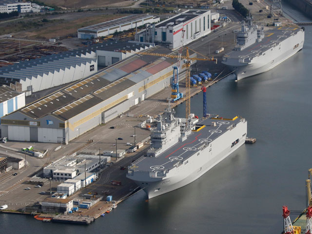 Россия пока не разрешает Франции продавать корабли Mistral, от которых отказалась