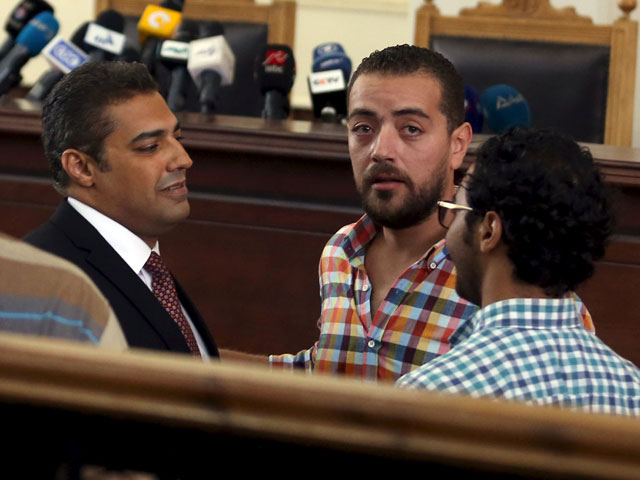 Журналисты катарского телеканала Al-Jazeera, обвиняемые египетским правосудием в пособничестве исламистам, приговорены Уголовным судом Египта к трем годам тюрьмы строгого режима