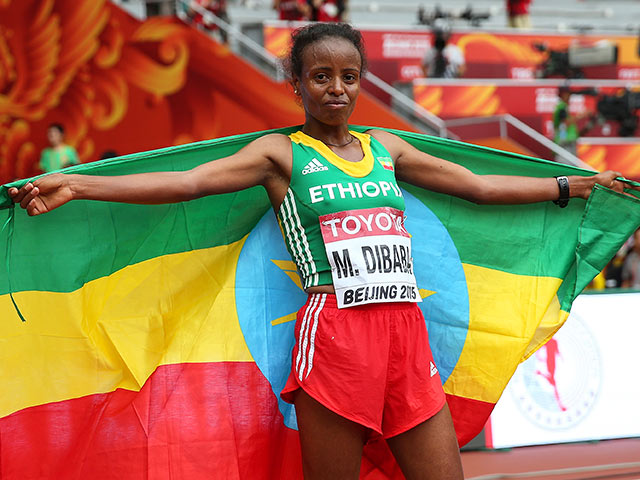 Эфиопка Маре Дибаба стала победительницей марафона на чемпионате мира по легкой атлетике в Пекине. Она показала результат 2 часа 27 минут 35 секунд
