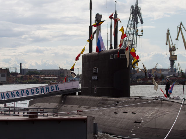 Британские политики возмутились решением Испании разрешить российской подлодке "Новороссийск" войти для дозаправки в порт Сеута