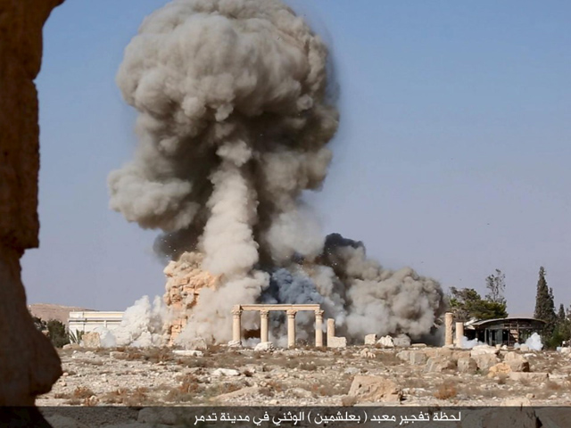 Террористы "Исламского государства" (организация запрещена в РФ по решению Верховного суда) разрушили очередной храм в древнем сирийском городе Пальмира, причисленном к Всемирному наследию ЮНЕСКО