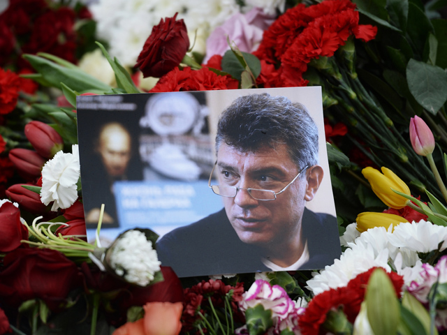 Руслан Геремеев, объявленный в розыск по делу об убийстве Бориса Немцова, является не бывшим, а действующим служащим чеченского батальона "Север", пишет "Росбалт"