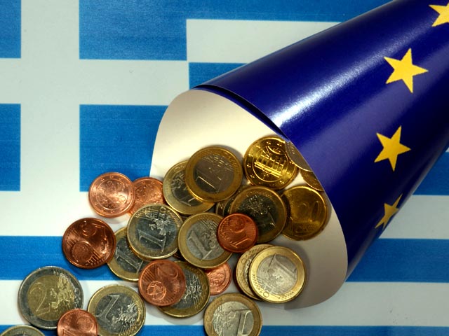Греция получит первый транш в 1 млрд евро в рамках программы помощи Еврокомиссии (ЕК) объемом 35 млрд евро. Об этом, как передает агентство ТАСС, сообщила пресс-служба Европейского инвестиционного банка (ЕИБ)