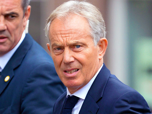 Британский парламент хочет услышать объяснения экс-премьера страны от Либеральной партии Тони Блэра, которого уличили в попытке спасти Каддафи в разгар военной кампании в Ливии по свержению диктатора