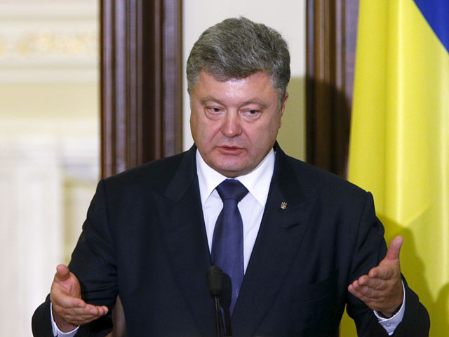 Президент Украины Петр Порошенко предложил России присоединиться к решению комитета кредиторов по реструктуризации украинского долга