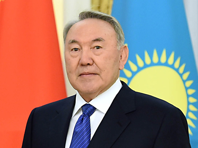 Президент Казахстана Нурсултан Назарбаев, посетивший с рабочей поездкой Акмолинскую область, встретился с ведущими сельхозтоваропроизводителями страны и дал им понять, что именно они являются главными кормильцами республики