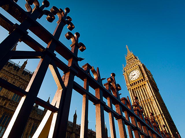 Нижняя палата парламента Великобритании проголосовала за проведение референдума о членстве страны в Евросоюзе к концу 2017 года