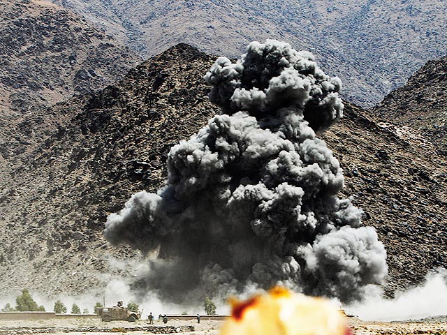Источники сообщили о гибели 11 афганских полицейских и сотрудников подразделения по борьбе с распространением наркотиков из-за нанесенного по ошибке авиаудара американских ВВС
