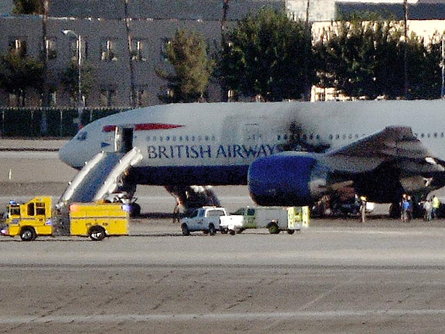 Самолет Boeing 777 авиакомпании British Airways загорелся при взлете в аэропорту американского города Лас-Вегас (штат Невада). В результате инцидента пострадали 14 человек