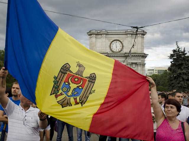 Правительство Молдавии не собирается уходить в отставку на фоне протестов в Кишиневе, поскольку этот шаг может привести к дестабилизации в стране