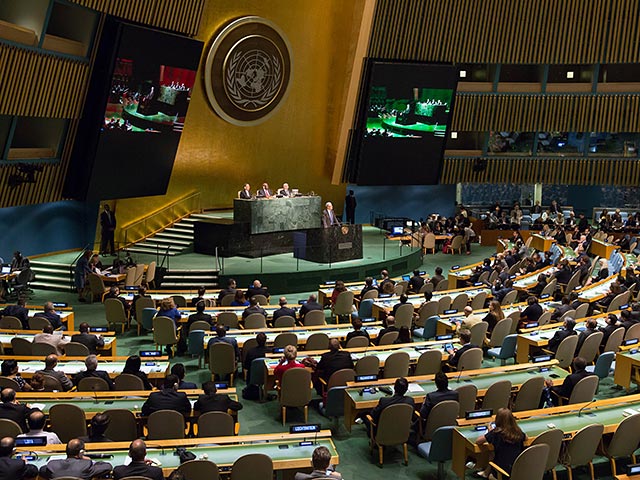 Генеральная Ассамблея (ГА) ООН одобрила базовые принципы реструктуризации суверенной задолженности государств, подтвердив право стран проводить этот процесс без вмешательства зарубежных судов