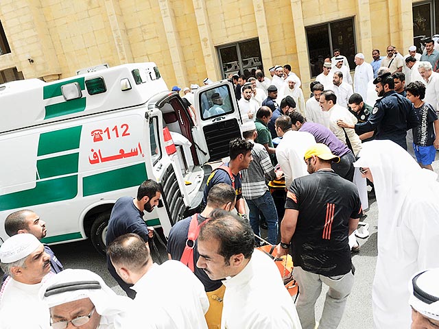 Террорист-смертник произвел самоподрыв в шиитской мечети в столице Кувейта - городе Эль-Кувейт - во время пятничной молитвы 26 июня. В момент взрыва в помещении находилось около двух тысяч человек, 27 из них погибли
