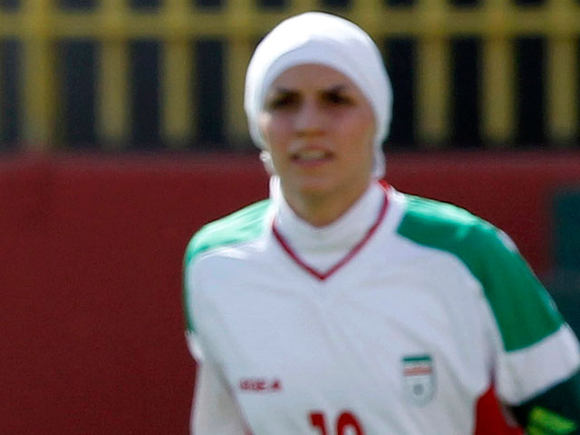 Капитан женской сборной Ирана по футболу Нилуфар Ардалан по прозвищу Леди Гол не примет участие в чемпионате Азии по футзалу, который пройдет 21-26 сентября в Малайзии, из-за запрета мужа