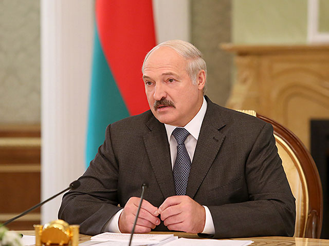 Европейский союз может в преддверии выборов приостановить действие санкций в отношении президента Белоруссии Александра Лукашенко