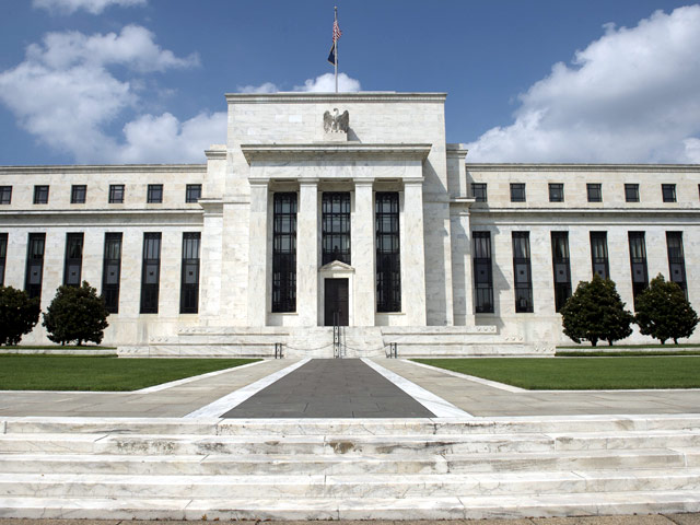 18 сентября Федеральная резервная система (ФРС) США по итогам двухдневного заседания решила не торопиться с повышением процентной ставки, оставив ее на уровне 0-0,25% годовых