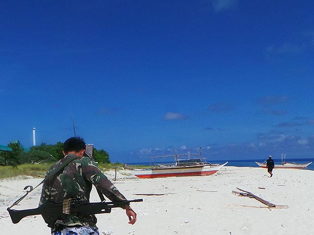 На юге Филиппин неизвестные вооруженные люди похитили четырех человек из отеля, который находится на острове Самал. Злоумышленники посадили заложников в катер и уплыли в сторону острова Минданао
