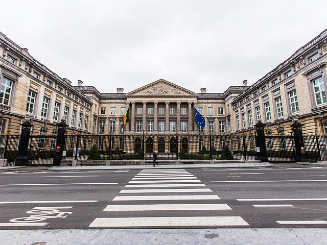 Бельгийский парламент эвакуируют из-за угрозы взрыва