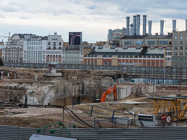 В Москве на месте гостиницы "Россия" откопали древнюю улицу  
