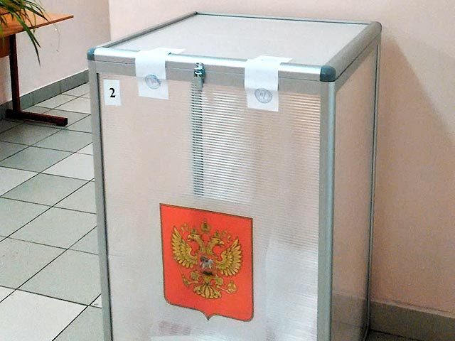 В ходе социологического опроса "Левада-Центр" выяснил, что количество граждан, считающих выборы в России честными, сравнялось с количеством тех, кто их таковыми не считает