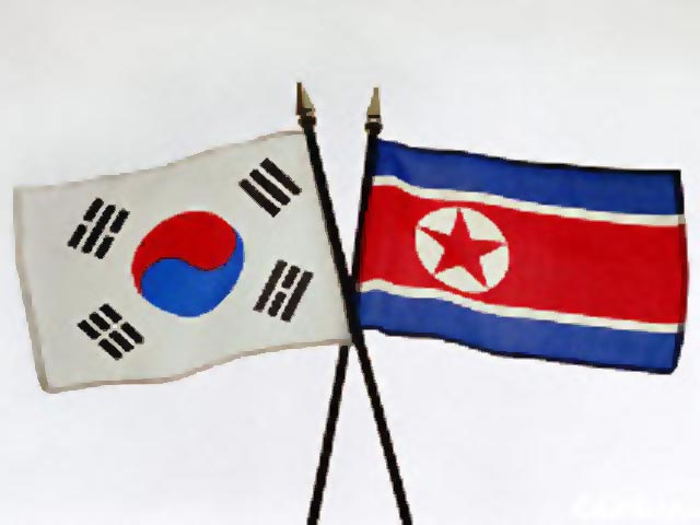 Делегация южнокорейских официальных лиц и рабочих отправилась в КНДР для подготовки встречи членов семей двух стран, разделенных Корейской войной 1950-1953 годов