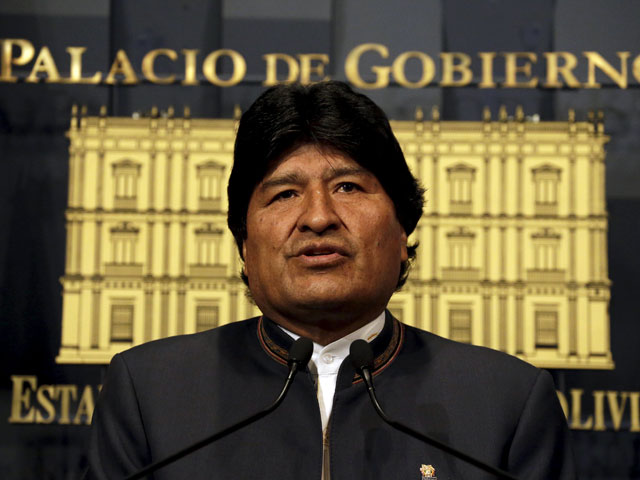 Парламент разрешил президенту Боливии Моралесу переизбираться в четвертый раз