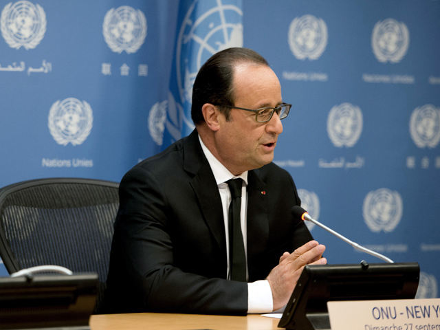 Франция готова обсуждать совместные действия по борьбе с террористами "Исламского государства" со всеми заинтересованными странами, в том числе с Россией, США и Ираном, заявил Франсуа Олланд