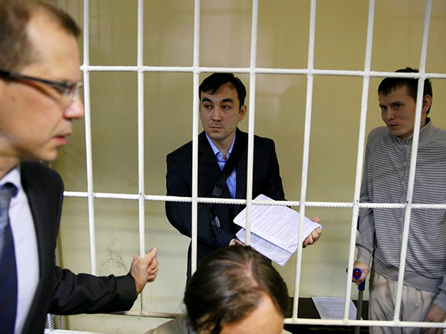 Голосеевский районный суд Киева приступил во вторник к рассмотрению дела россиян Александра Александрова и Евгения Ерофеева, задержанных украинскими силовиками в мае этого года