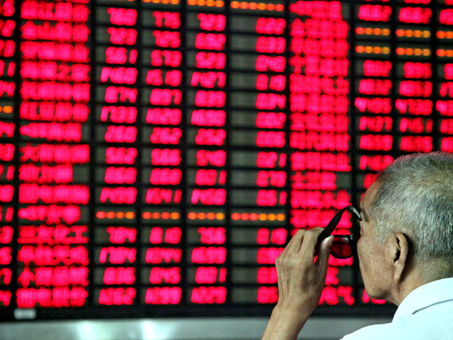 В Китае в рамках кампании по стабилизации рынка начали штрафовать за "незаконную торговлю акциями". По нескольким случаям нарушители уже оштрафованы на общую сумму в 28,42 миллиона юаней (4,4 млн долларов)
