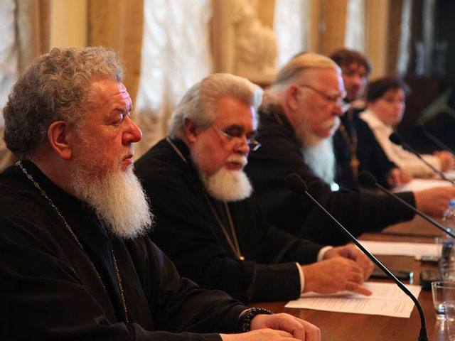 На состоявшемся недавно заседании комиссии Межсоборного присутствия Русской православной церкви по вопросам организации церковной социальной деятельности и благотворительности была выражена обеспокоенность кризисом семьи