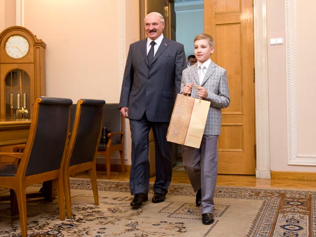 Александр Лукашенко и сын Николай