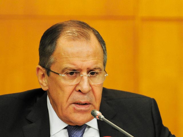 Министр иностранных дел России Сергей Лавров в контексте разговора о сирийском кризисе заявил, что Москва негативно относится к попыткам влиять на внутреннюю политику и "дестабилизировать режим"