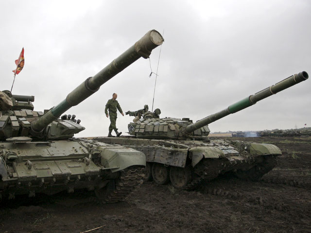 Сепаратисты Луганской народной республики рапортовали о начале отвода танков от линии соприкосновения на Донбассе