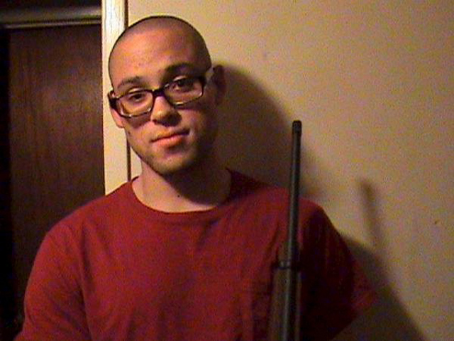 "Орегонский стрелок", устроивший резню в колледже, умер не от пуль полицейских. Крис Харпер Мерсер совершил самоубийство. Об этом стало известно по итогам медицинской экспертизы