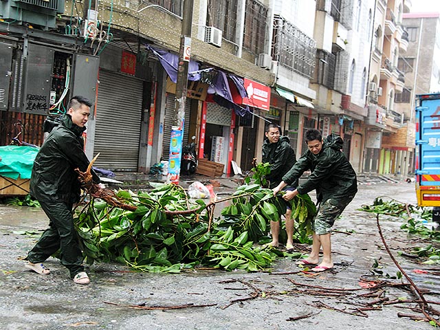 В южнокитайской провинции Гуандун из-за тайфуна "Мучжигэ" шесть человек погибли, 16 местных жителей пропали без вести