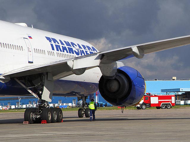 "Аэрофлот", де-факто осуществляющий оперативное управление находящейся на грани банкротства авиакомпанией "Трансаэро", объявил, что на 6 октября отменяет 33 ее рейса